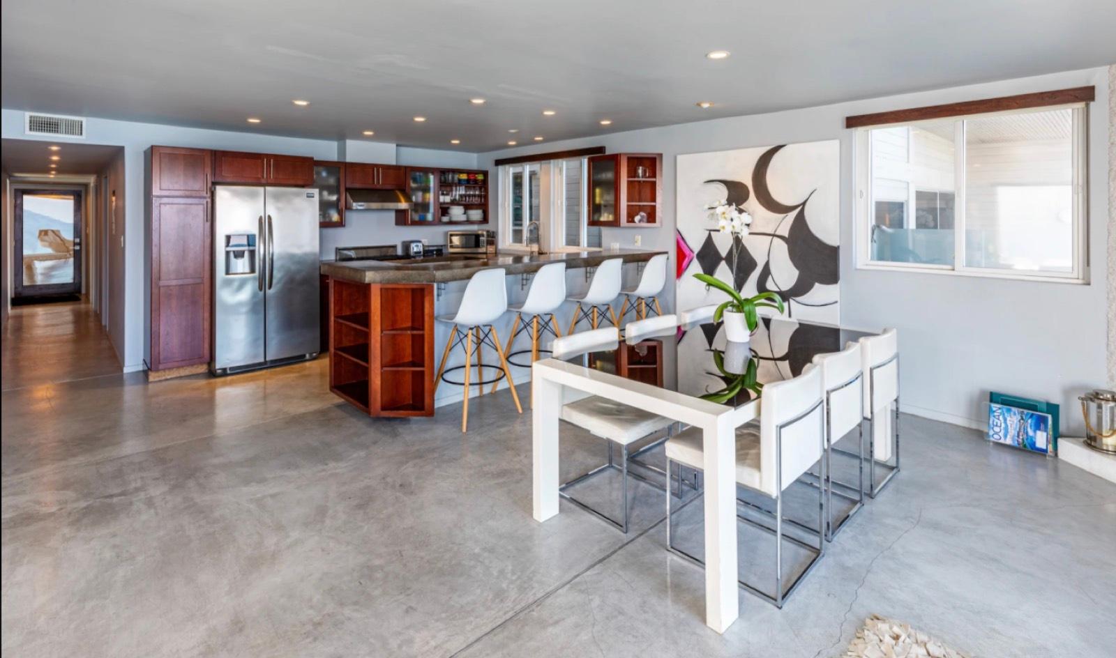 LH Malibu beachfront — photo 10