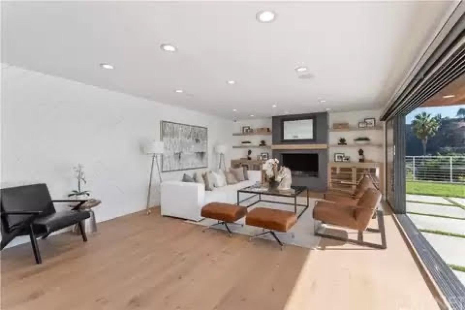 LH's Music View Modern — photo 11