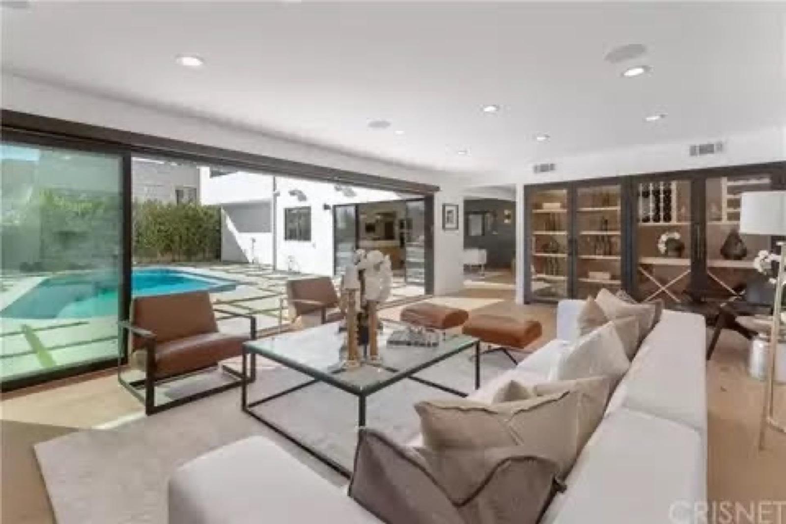 LH's Music View Modern — photo 9