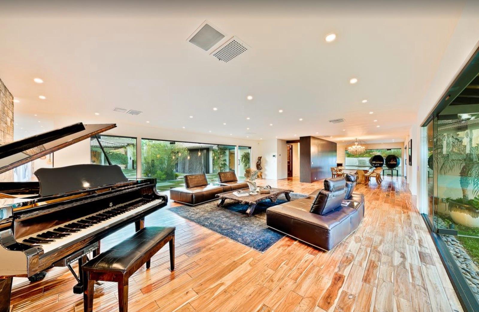 LH Trousdale Home — photo 4
