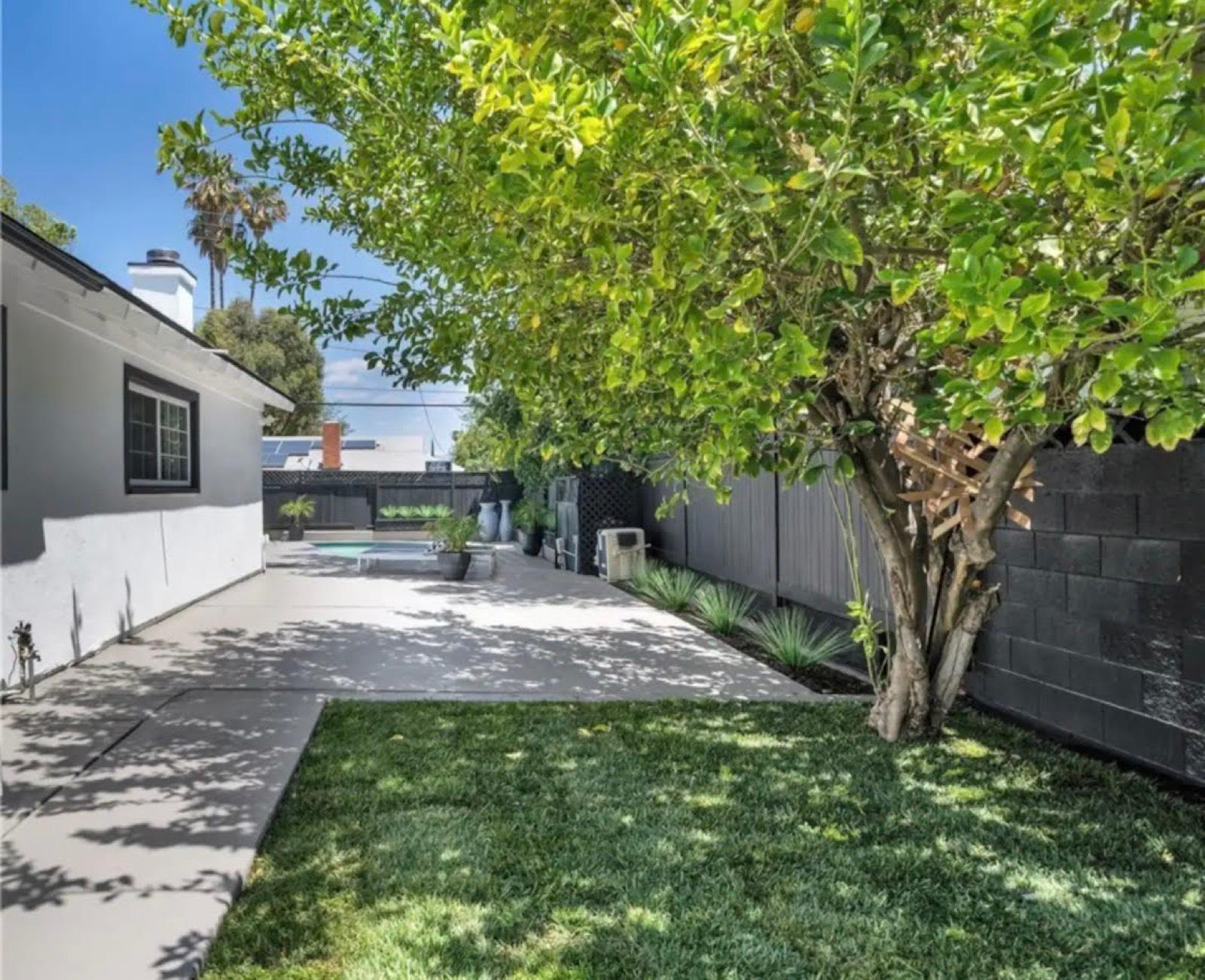Lk Charming modern home — photo 11