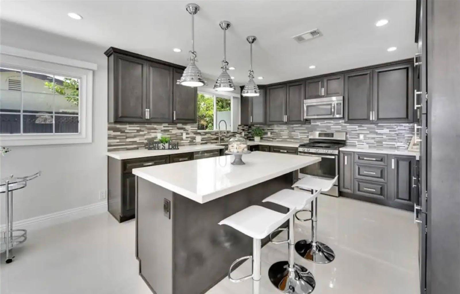 Lk Charming modern home — photo 5