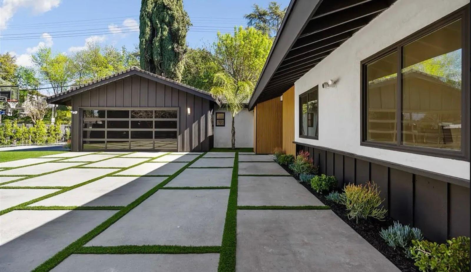 LK's Clean and Crisp Money Farmhouse — photo 4