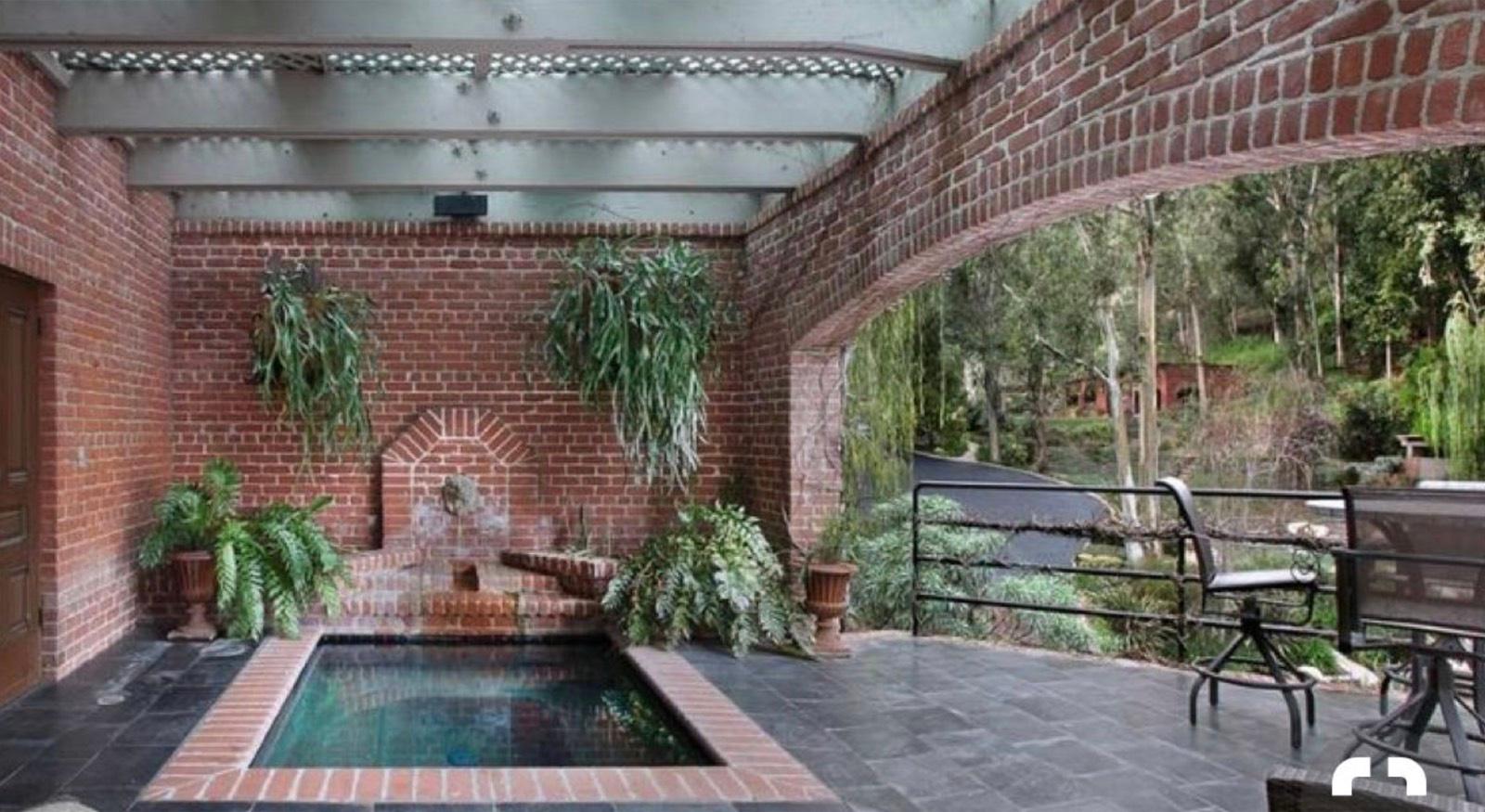 LK's Lake Estate — photo 9