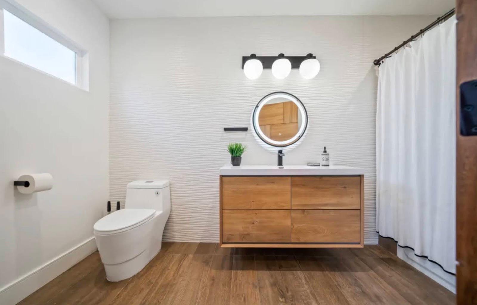 LK's Midcentury Versace Home — photo 12