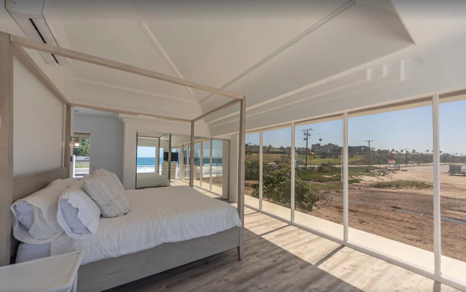 LK's Modern Beachfront Home — photo 12