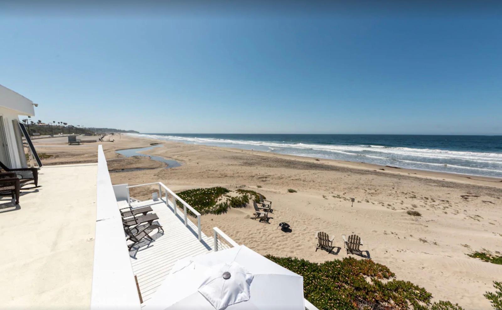 LK's Modern Beachfront Home — photo 3
