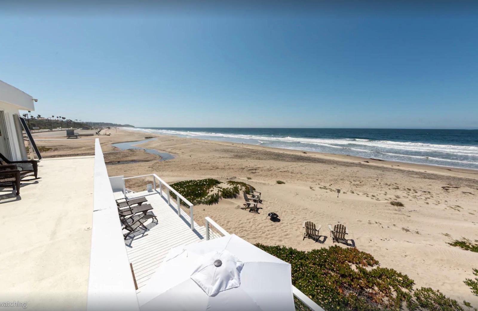 LK's Modern Beachfront Home — photo 4