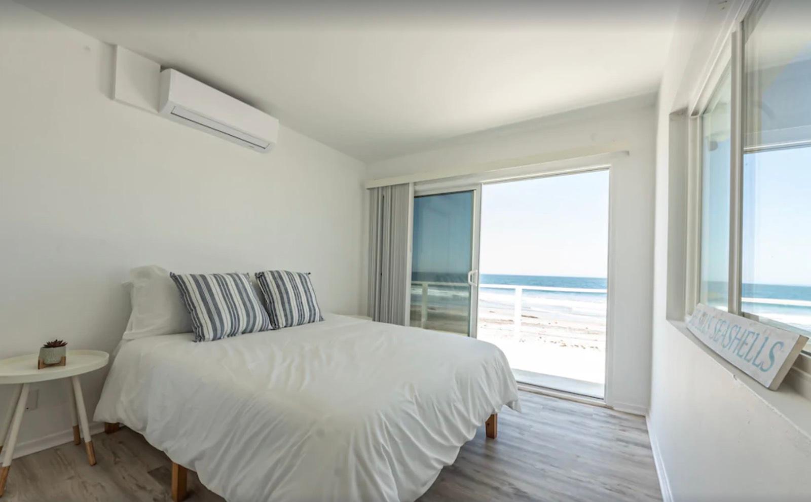 LK's Modern Beachfront Home — photo 8