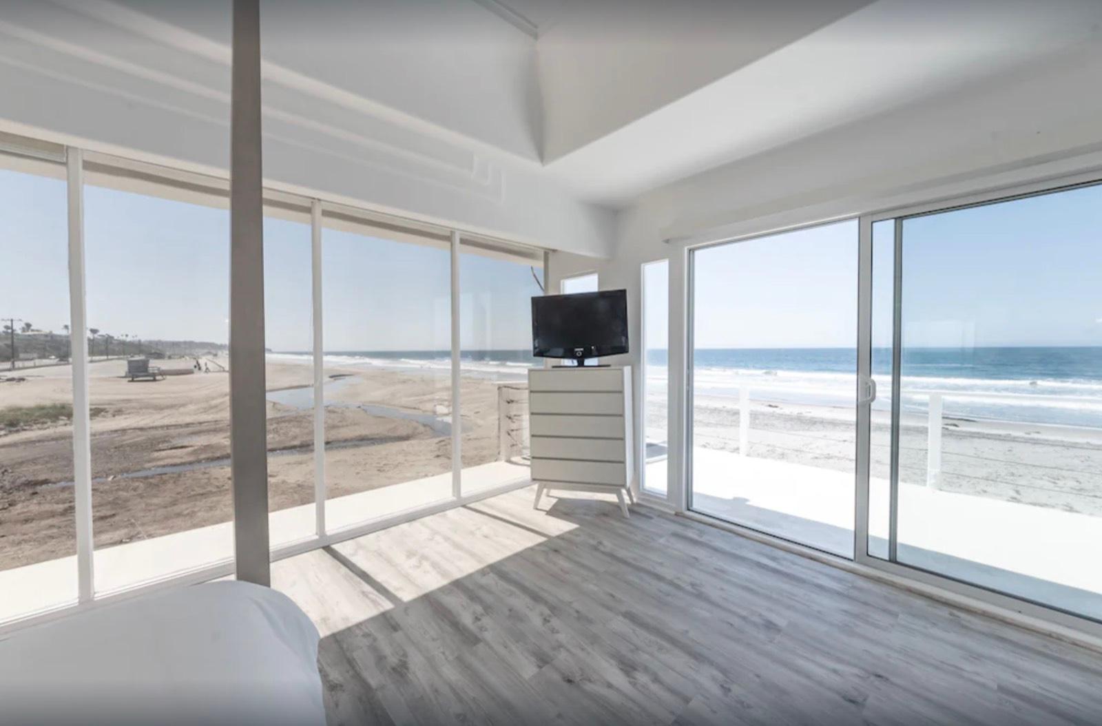 LK's Modern Beachfront Home — photo 9