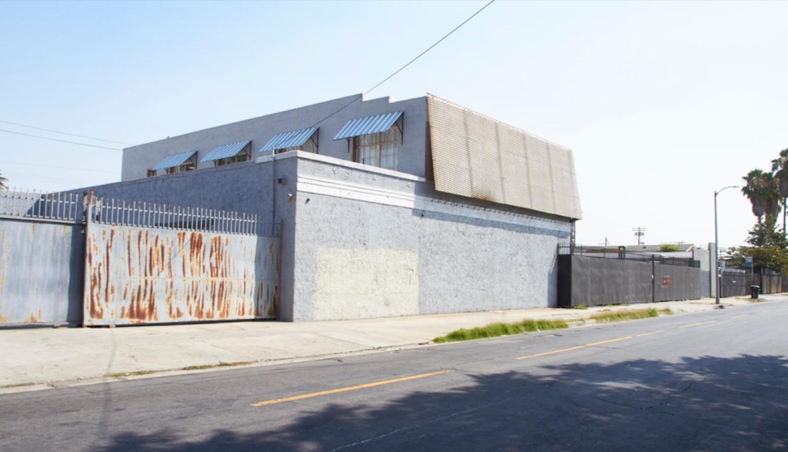 Industrial Brick Loft — photo 7