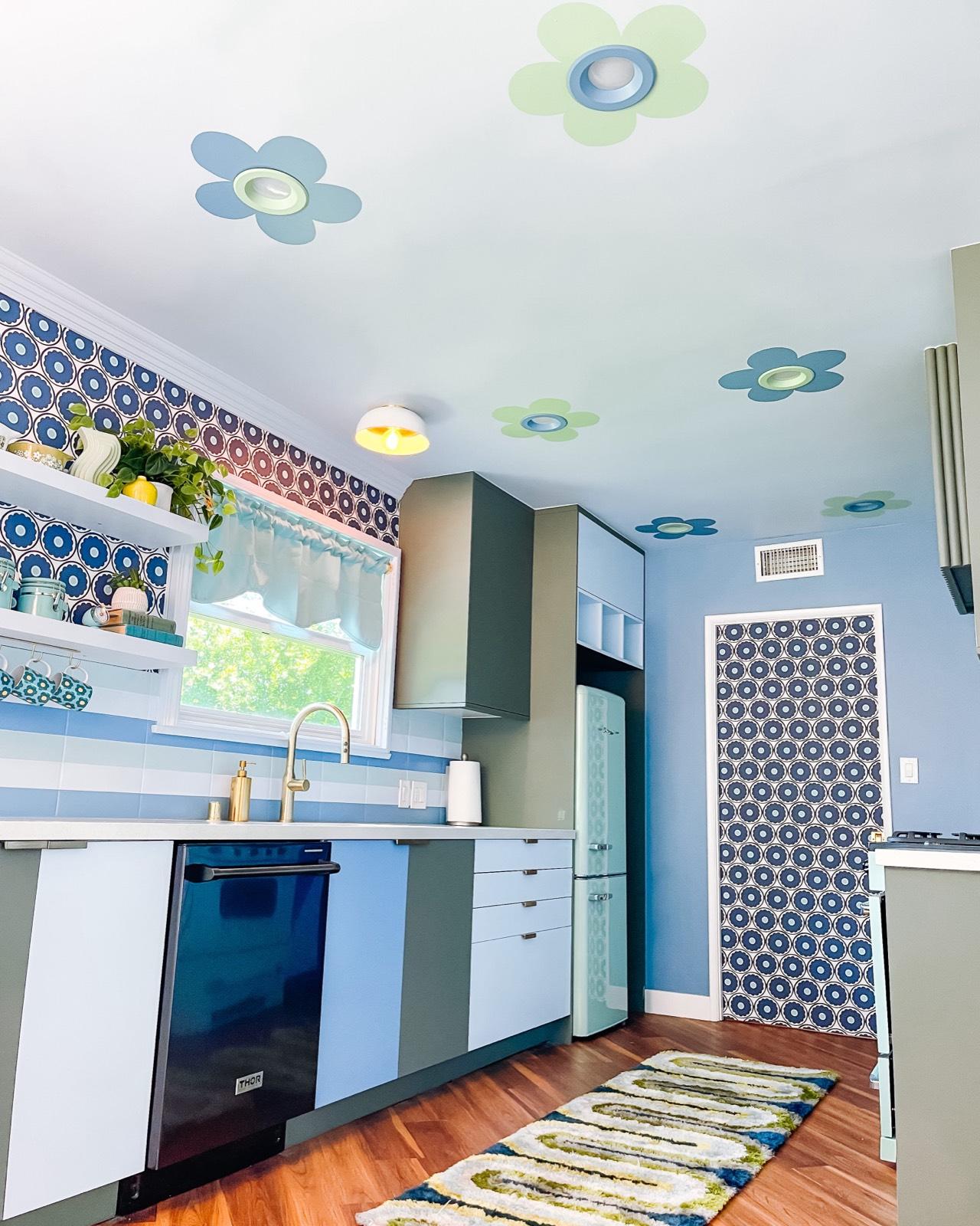 LP's Colorful 70's Retro Home — photo 11