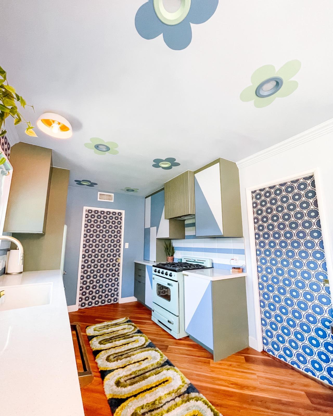 LP's Colorful 70's Retro Home — photo 12