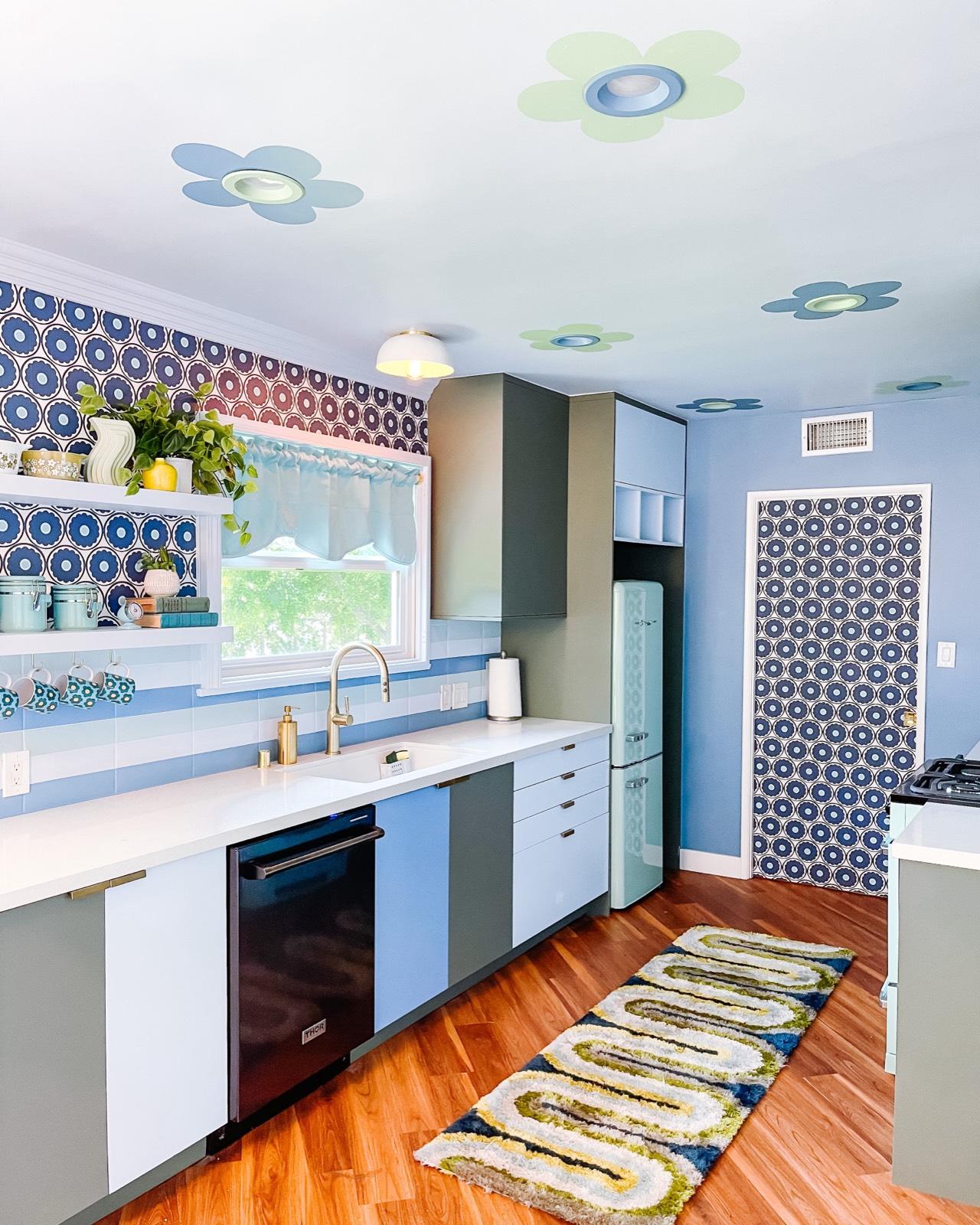 LP's Colorful 70's Retro Home — photo 10