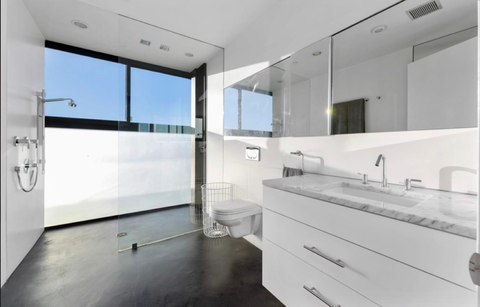 L's Modern Arch Dream — photo 4