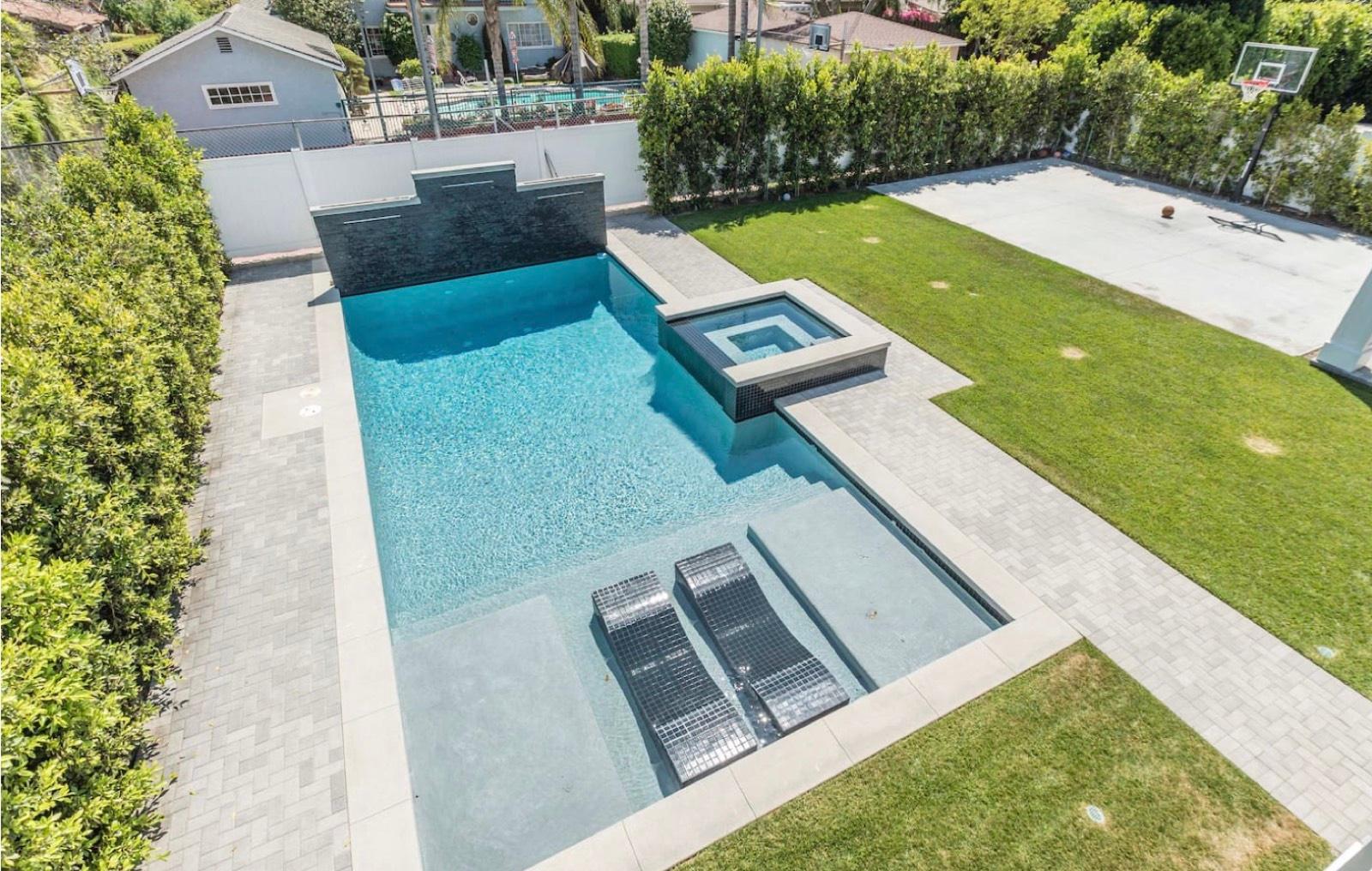 L's Valley Traditional modern home — photo 8