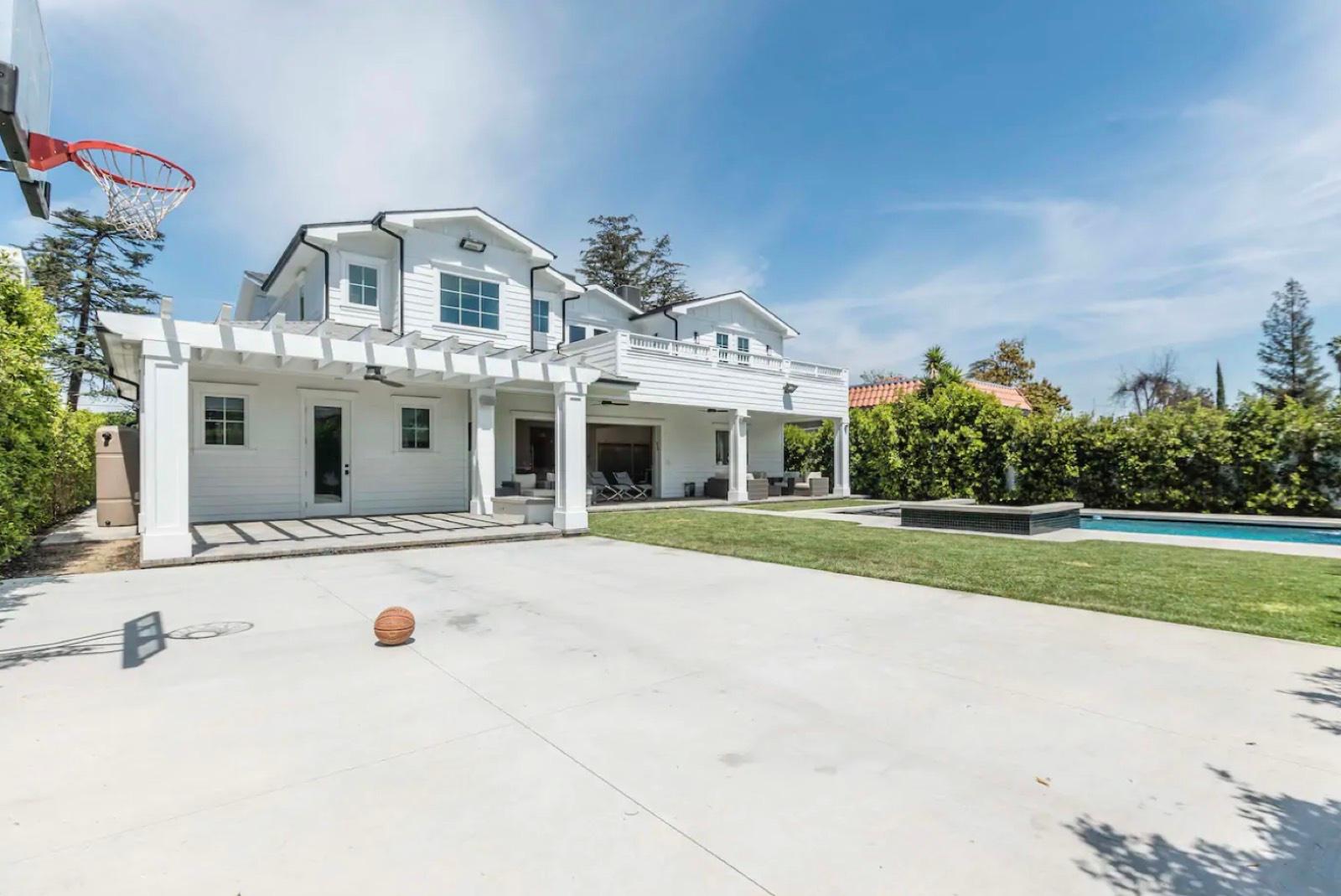 L's Valley Traditional modern home — photo 10