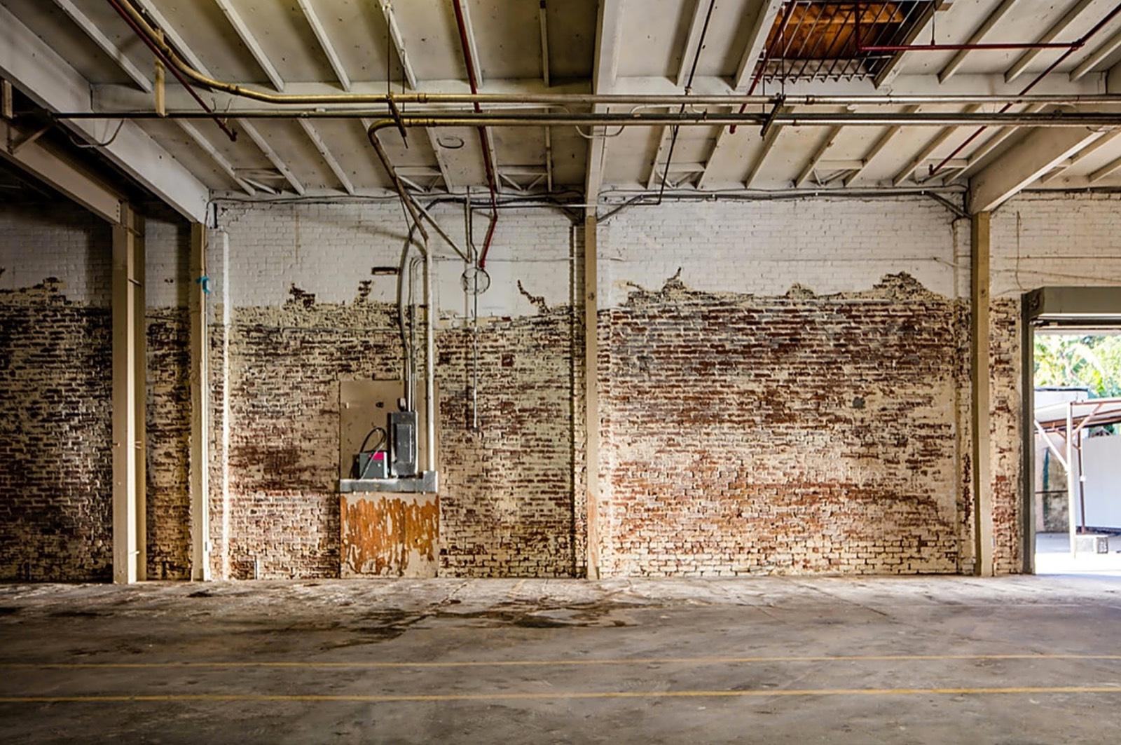 L's WAREHOUSE — photo 11