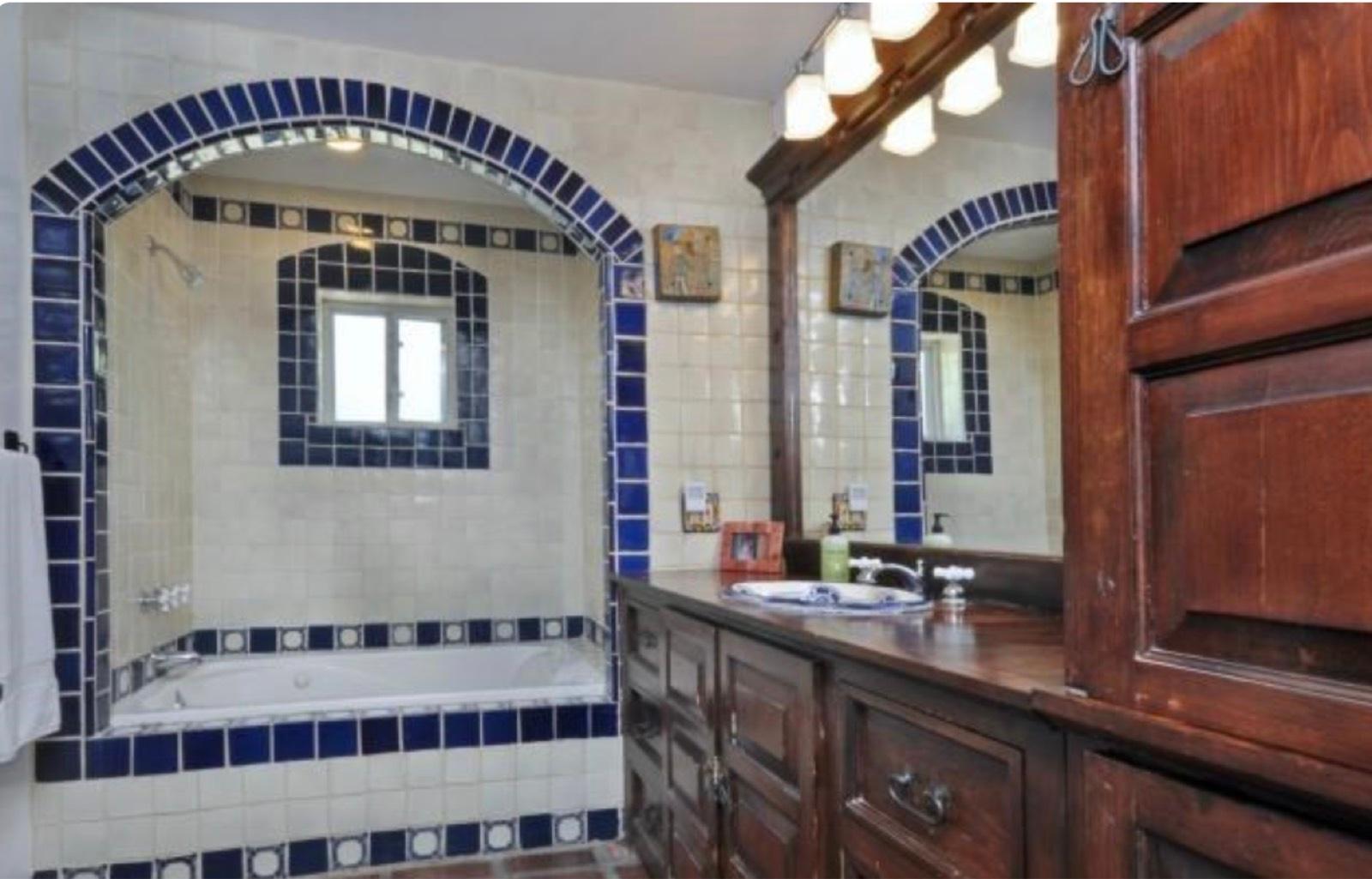 LS's Spanish Vibe Home — photo 7