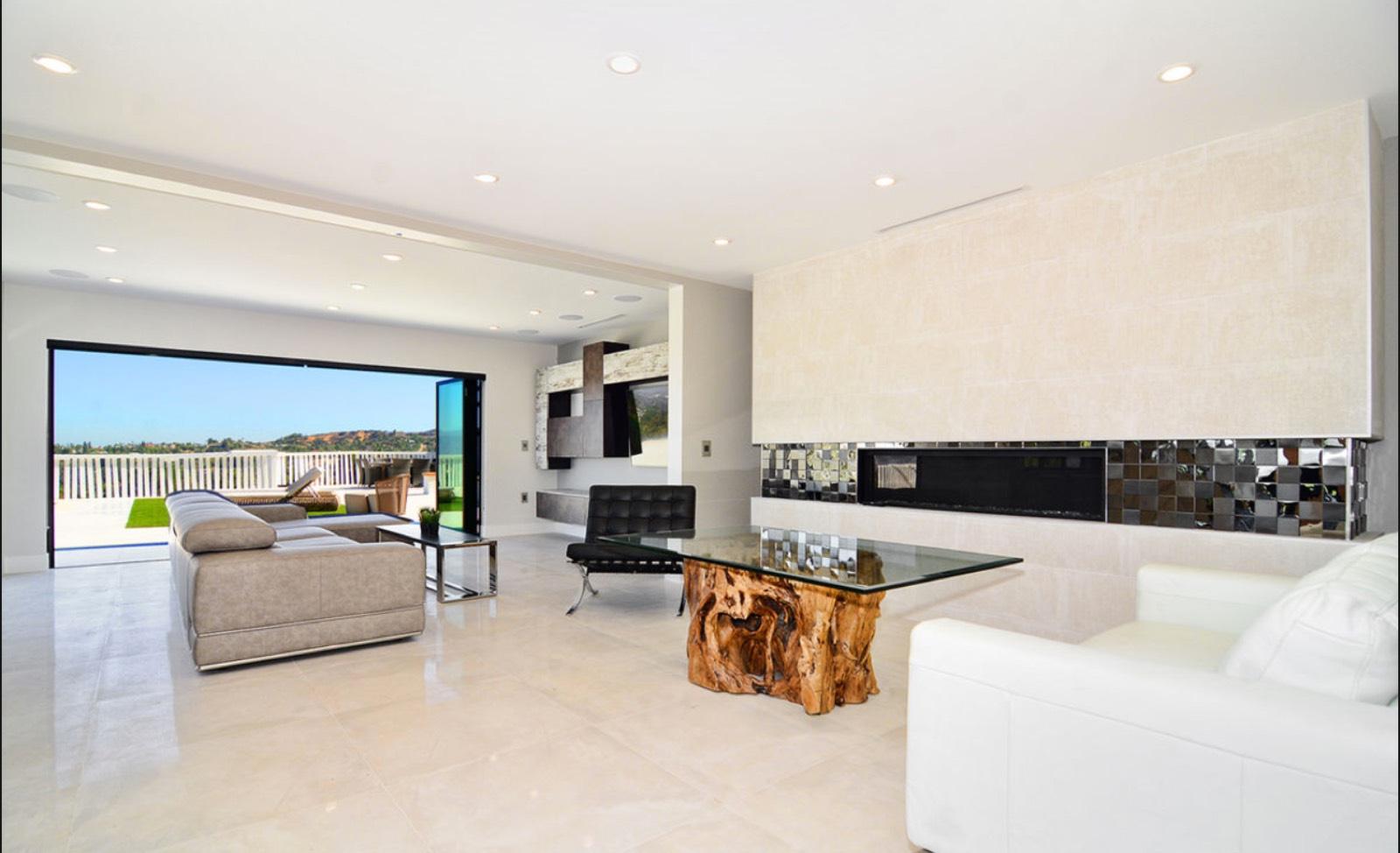 Lucys Tarzana Modern House — photo 12