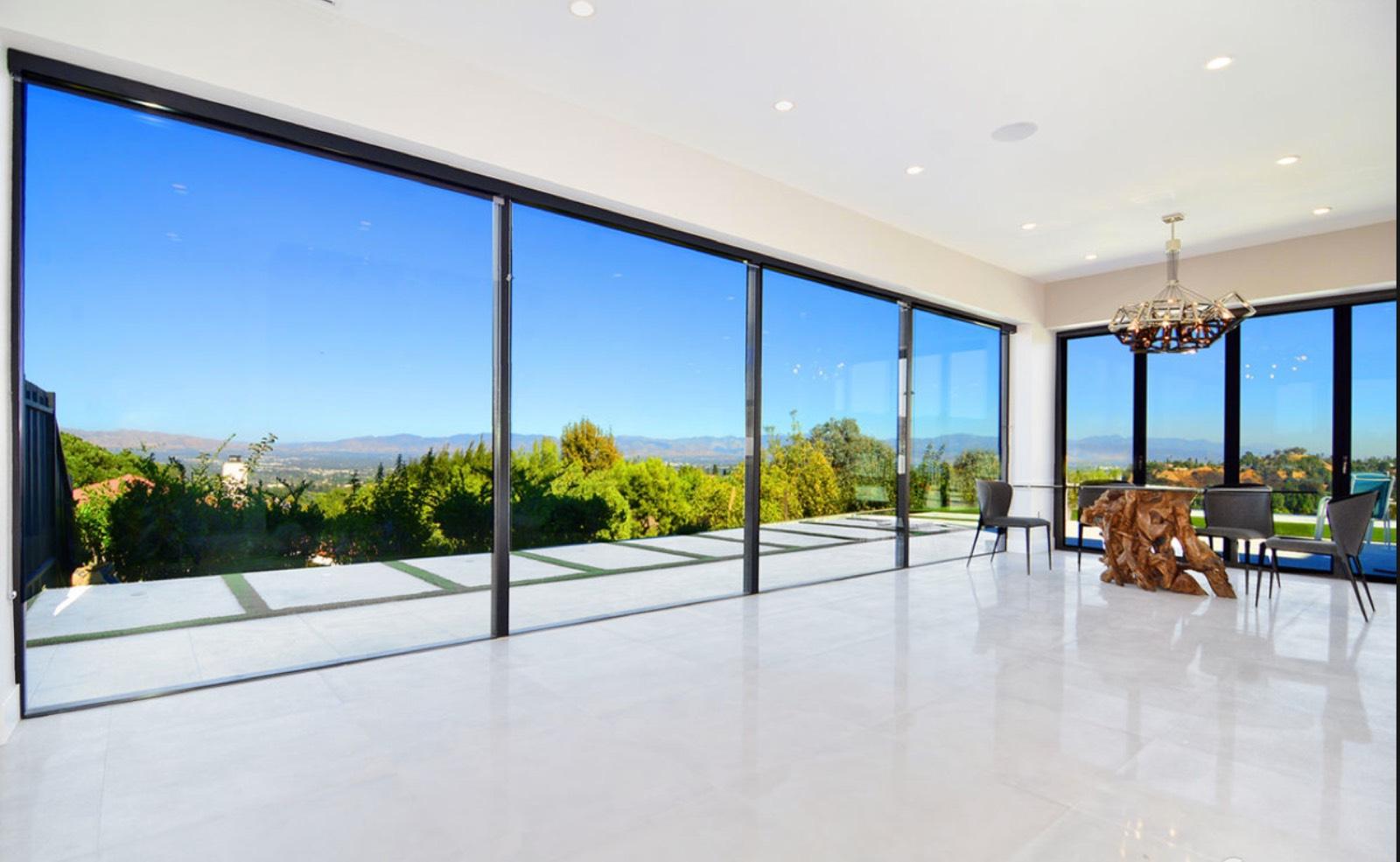 Lucys Tarzana Modern House — photo 7