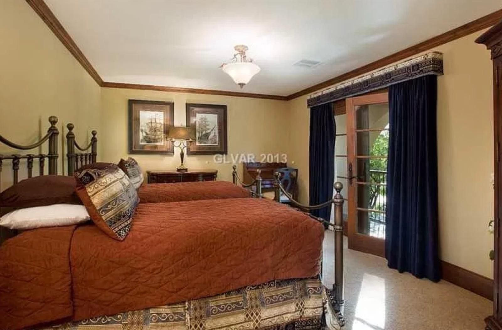 LV Meditarranian Mansion — photo 12