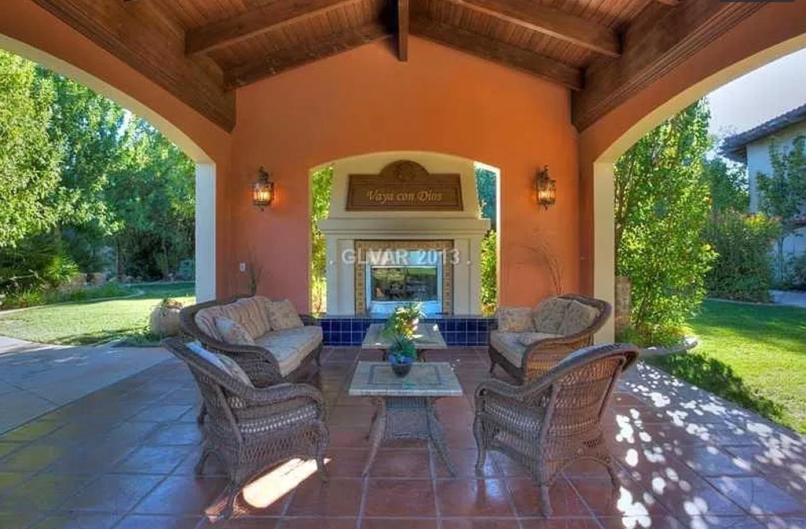 LV Meditarranian Mansion — photo 4