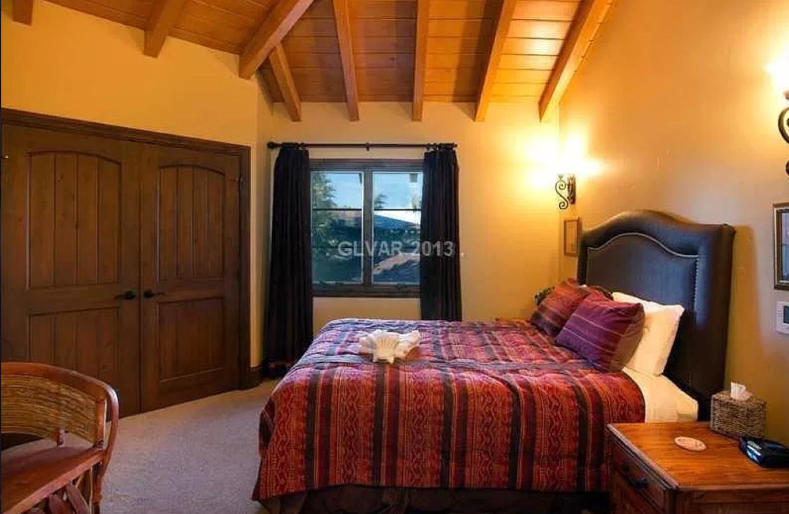 LV Meditarranian Mansion — photo 10