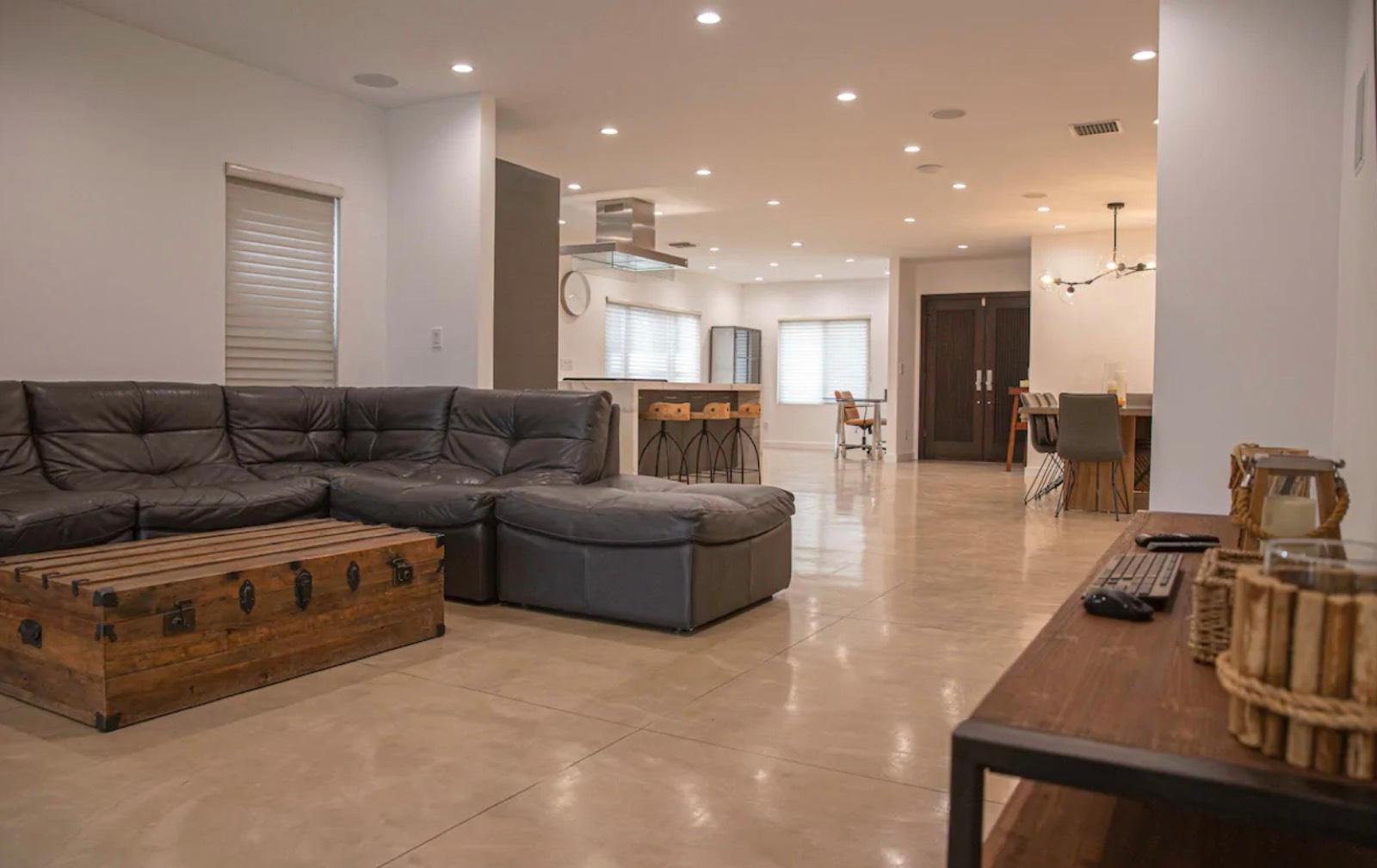 M and G's Modern Bungalow — photo 12
