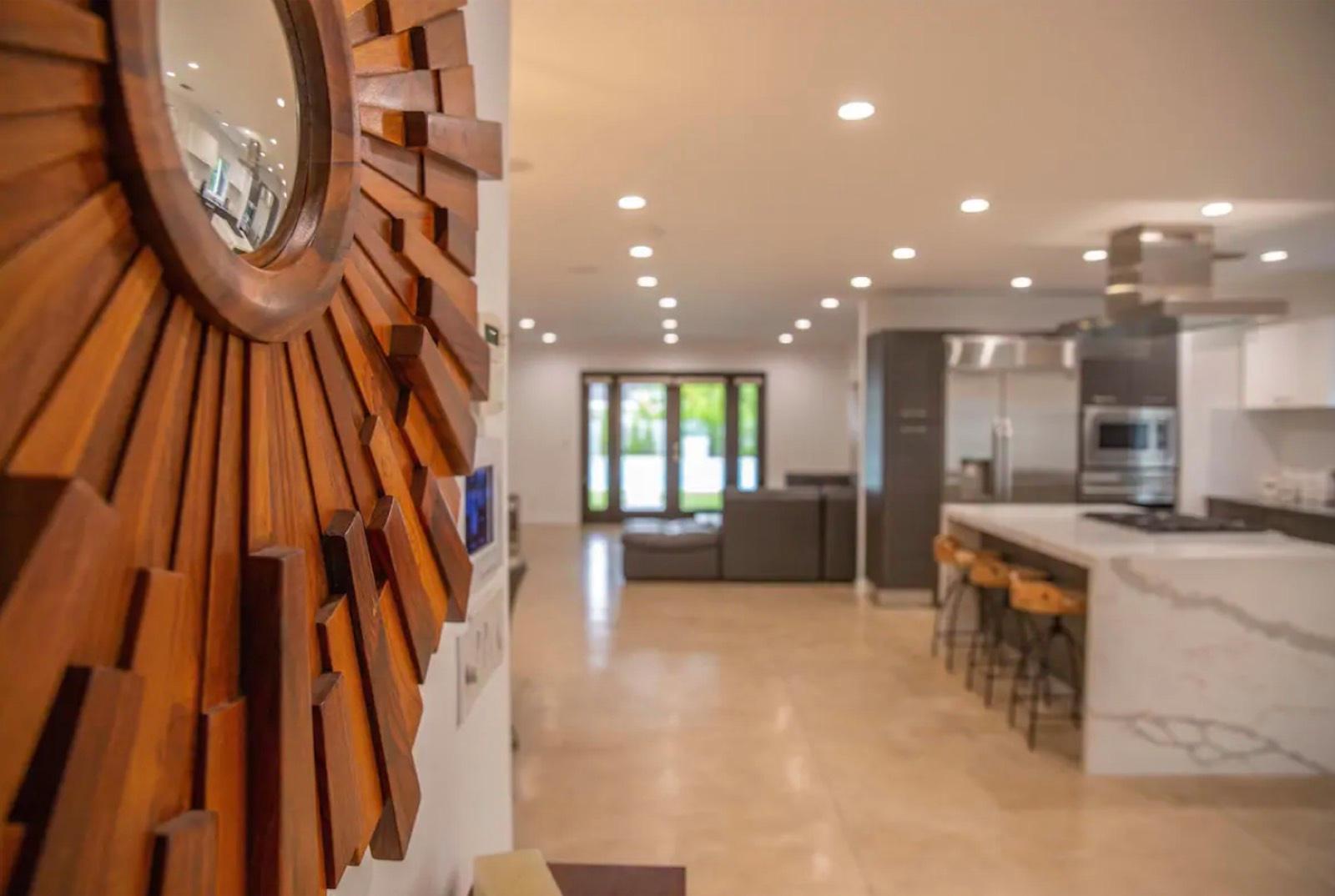 M and G's Modern Bungalow — photo 6
