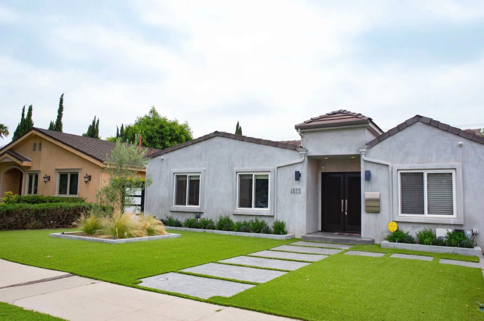 M and G's Modern Bungalow — photo 10