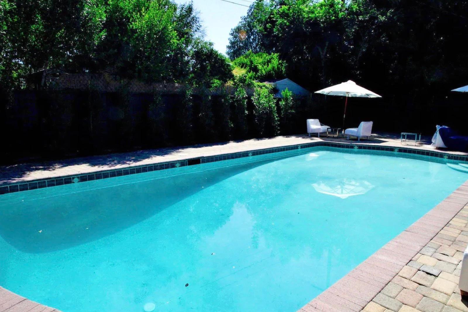 M and G's Valley Bungalow — photo 3