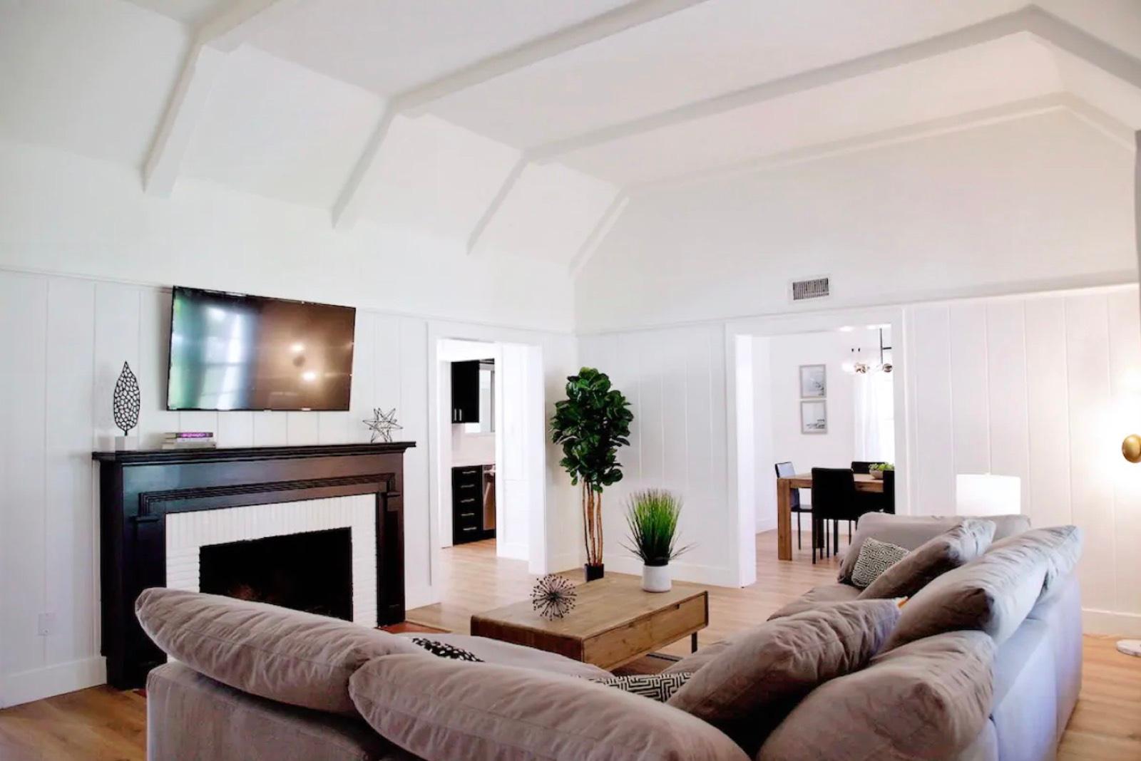 M and G's Valley Bungalow — photo 6
