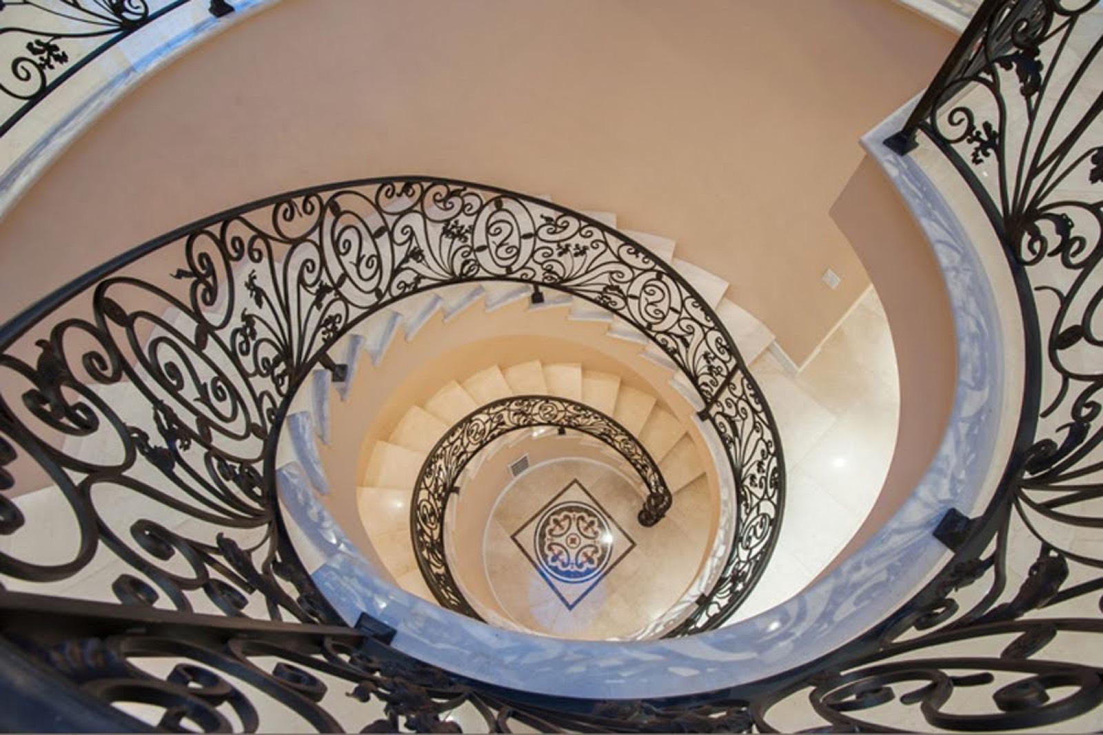 M's Floral View Mansion — photo 5