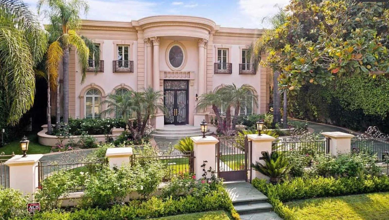 M's Grand European Mansion — photo 1