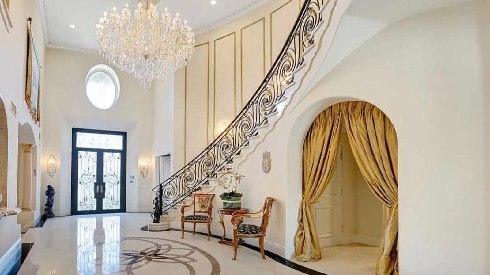 M's Grand European Mansion — photo 6