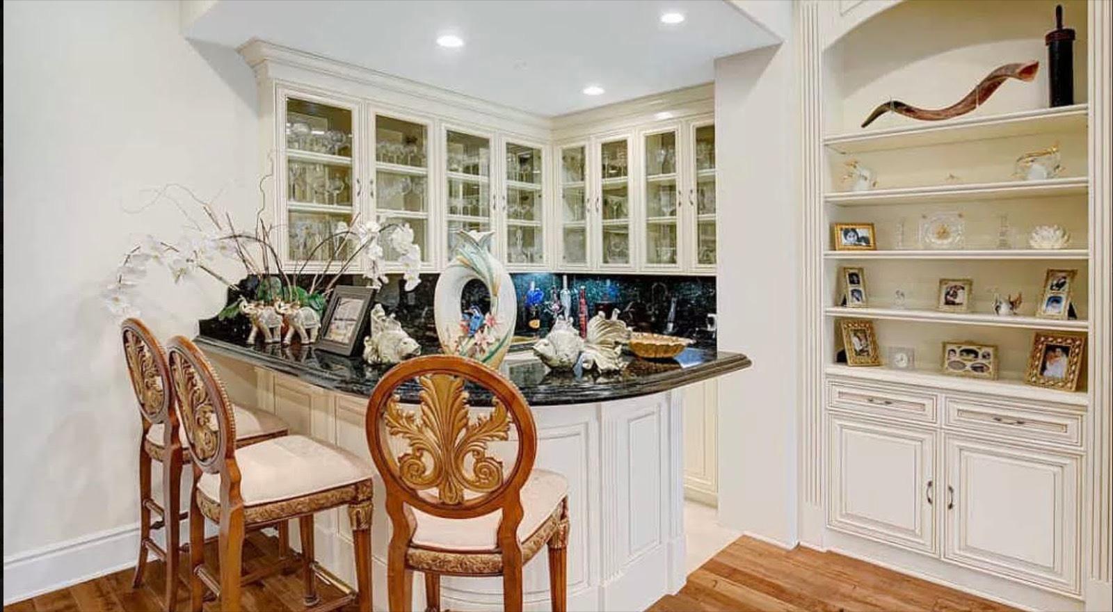 M's Grand European Mansion — photo 8