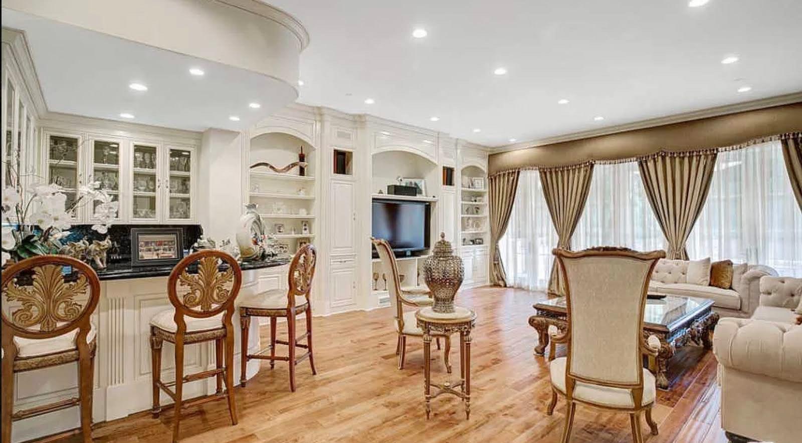M's Grand European Mansion — photo 9