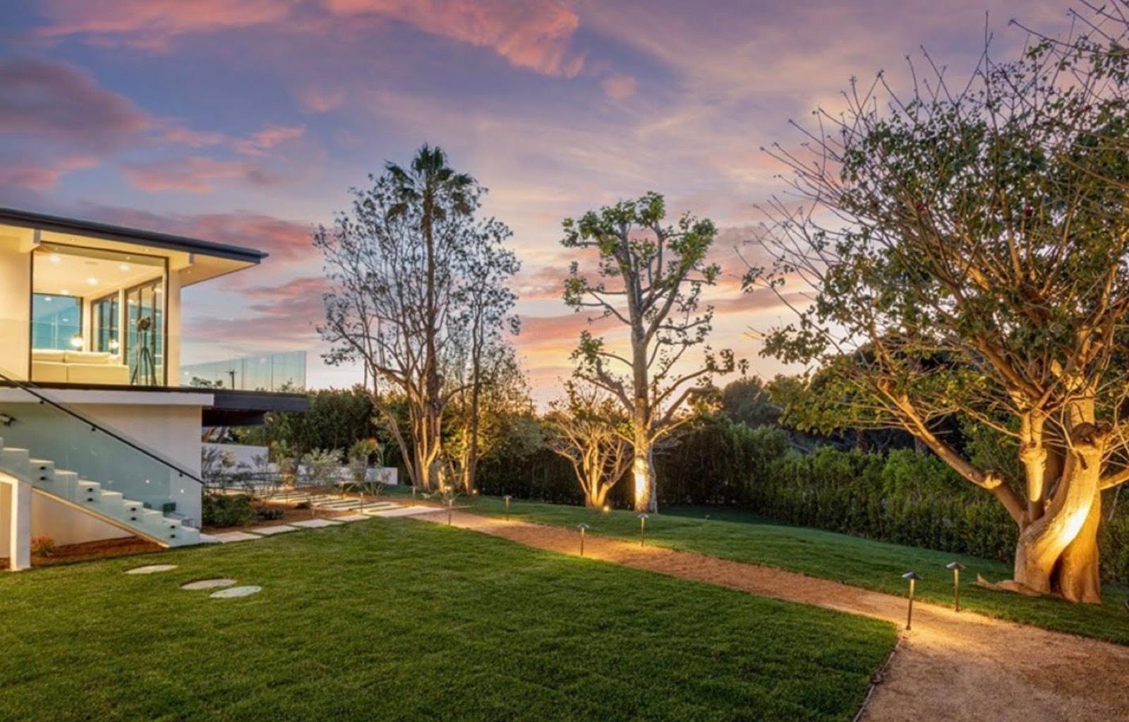 M's Malibu Wood Modern — photo 1