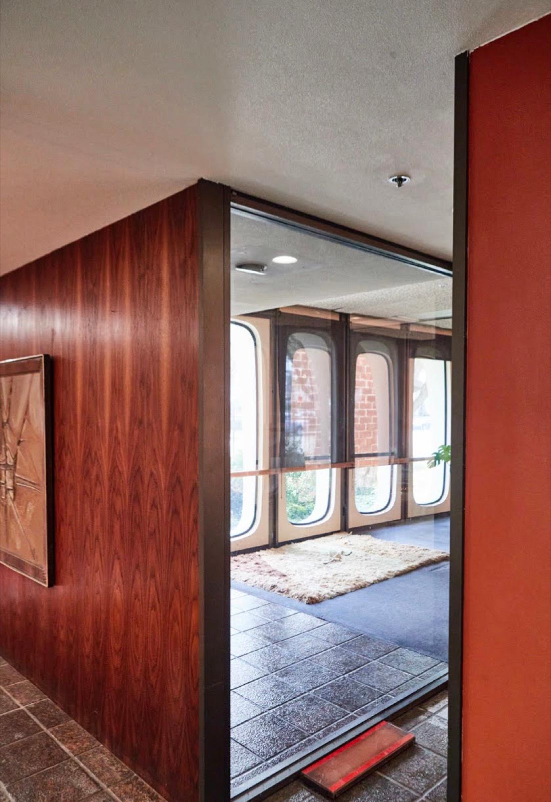 M's Midcentury Retro Set — photo 9
