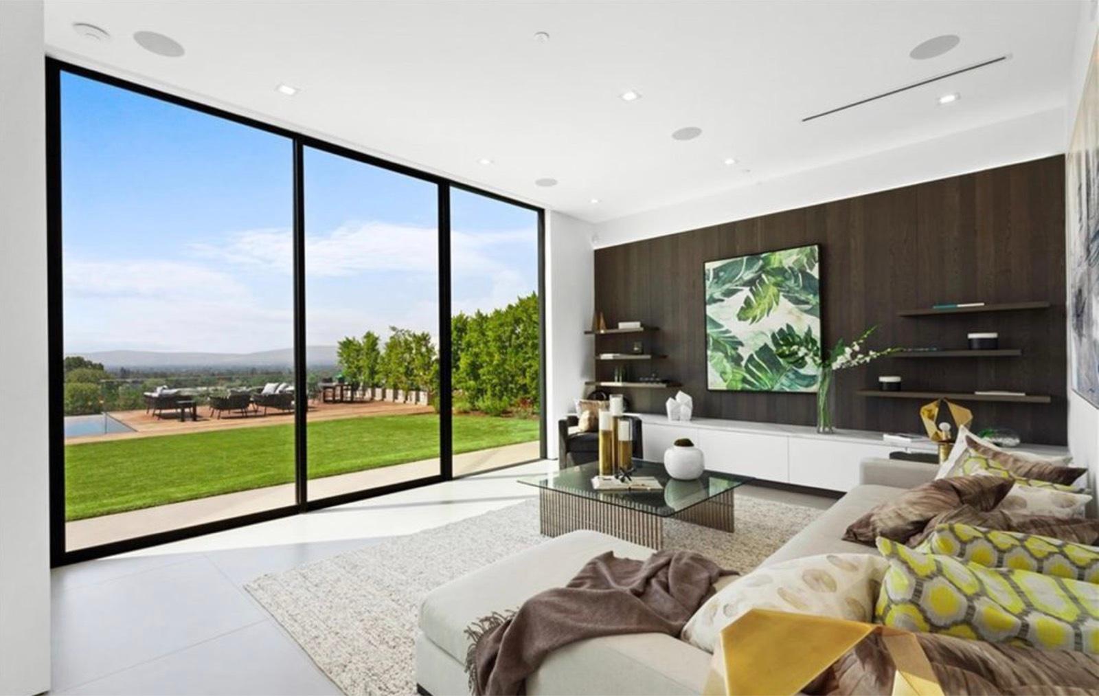 MA's Modern Valley Mansion — photo 11