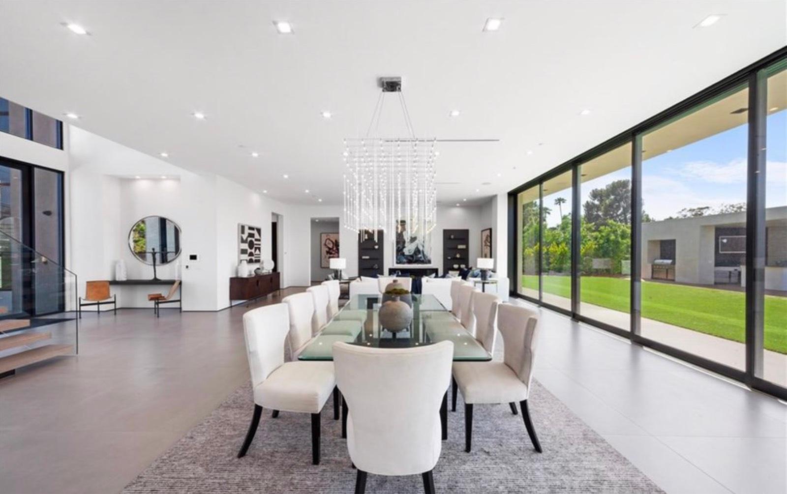 MA's Modern Valley Mansion — photo 3