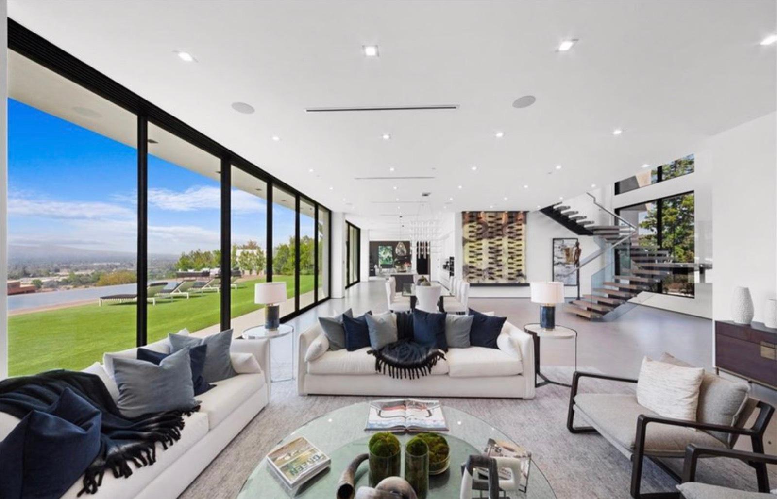 MA's Modern Valley Mansion — photo 6