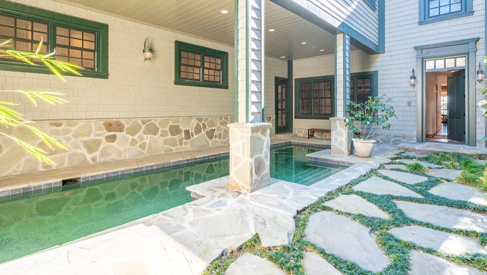 Malibu Beachfront Estate — photo 11