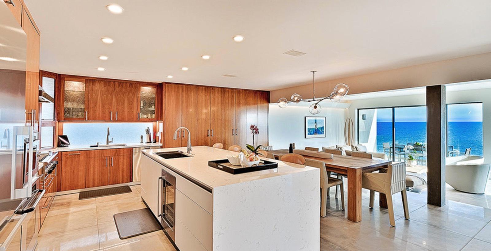 Malibu Beachfront Home — photo 4