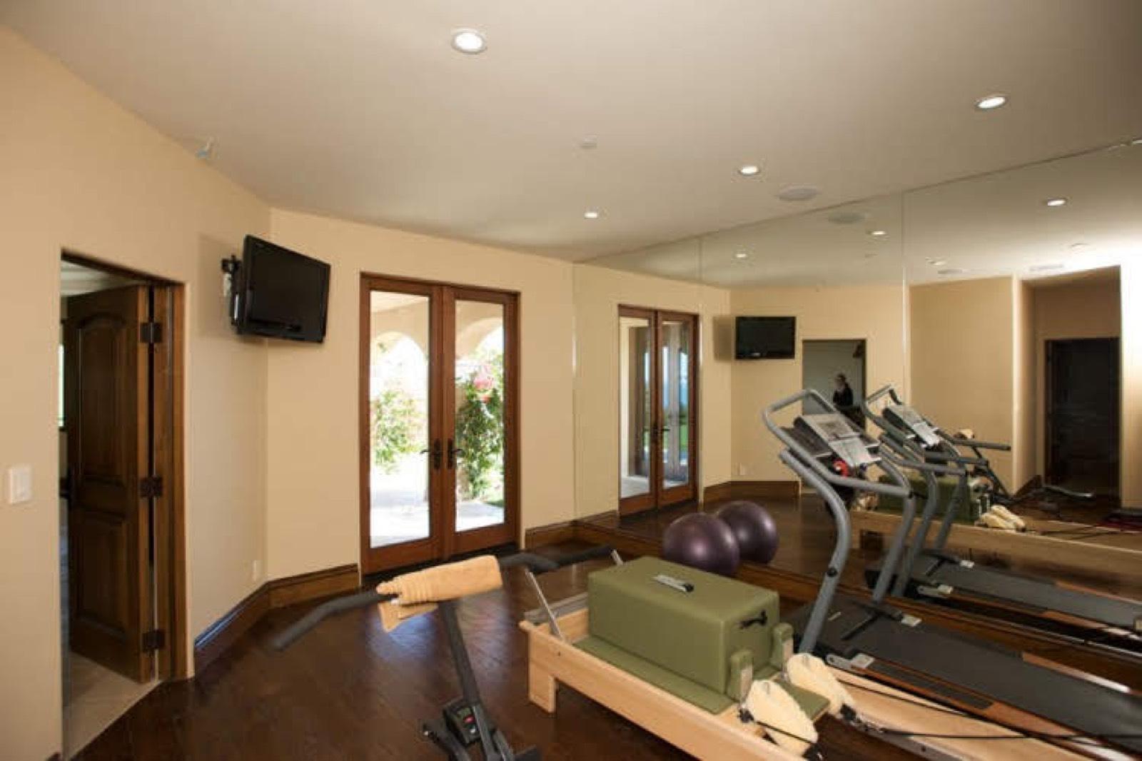 Malibu Mansion — photo 4