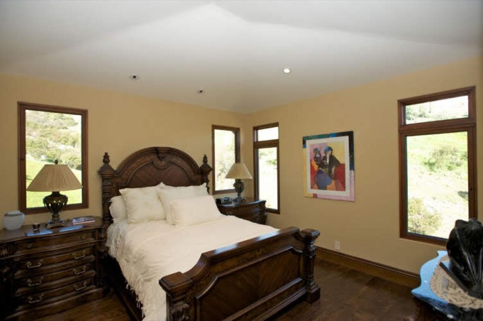 Malibu Mansion — photo 6