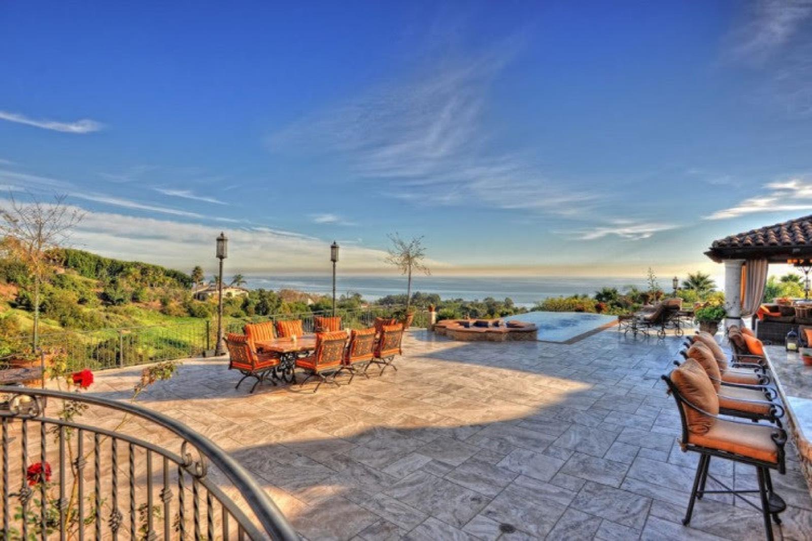 Malibu Mansion — photo 1
