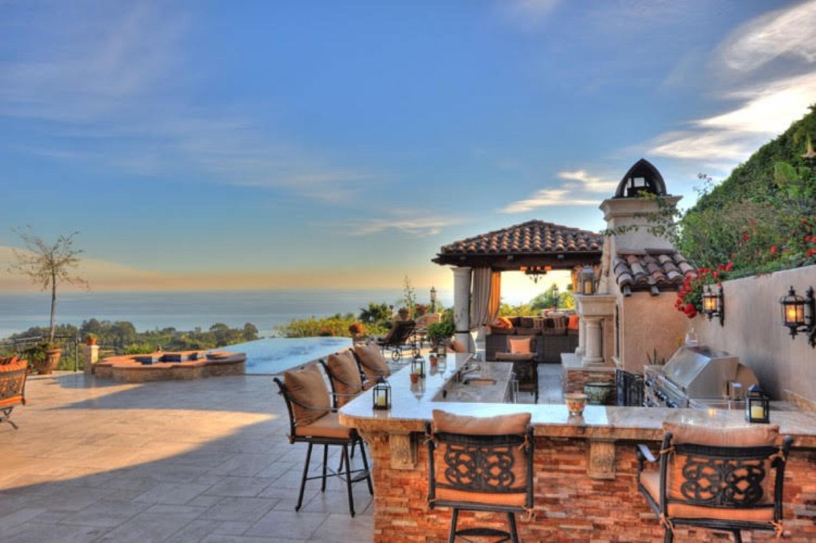 Malibu Mansion — photo 8