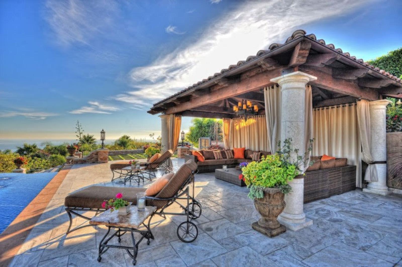 Malibu Mansion — photo 10